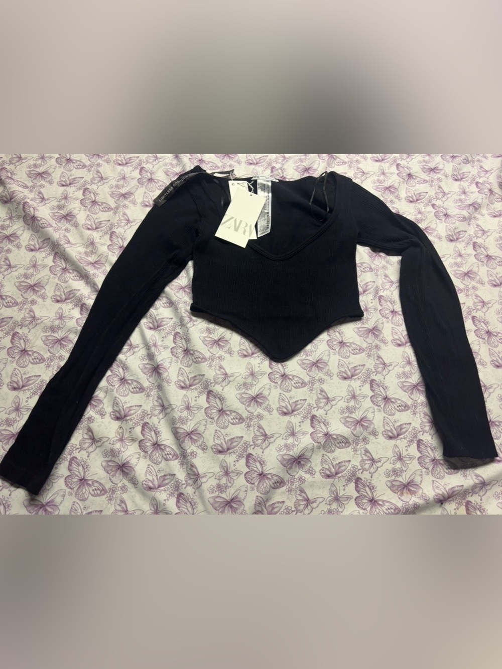 ⚛️NWT Zara Black Ribbed V-Neck Pointed-Hem Crop Top